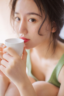 我女朋友母亲的朋友给她介绍对象